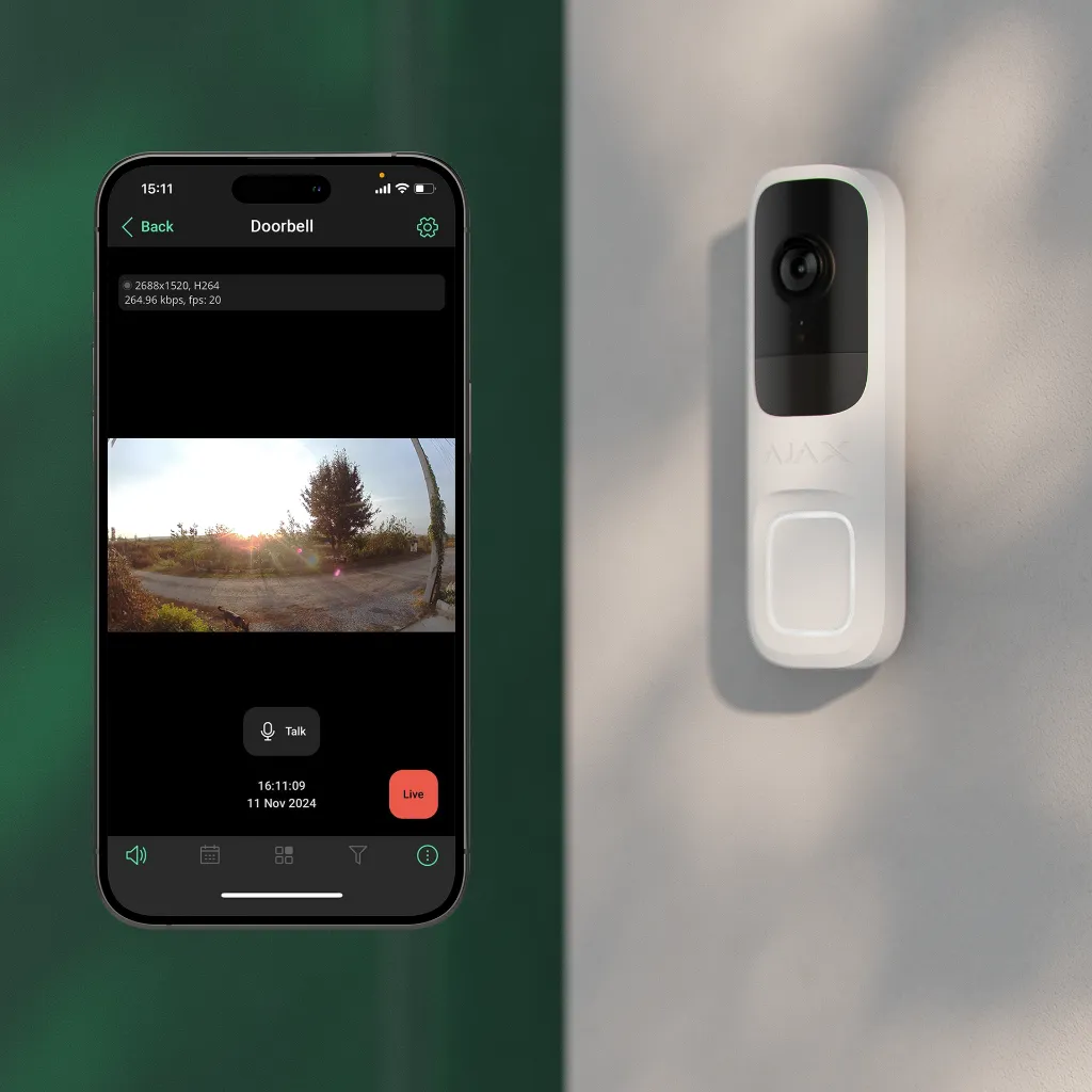 Lifestyle - Ajax DoorBell-app-white.webp